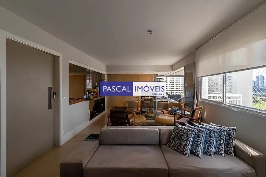 Foto 1 de Apartamento com 3 Quartos à venda, 137m² em Vila Olímpia, São Paulo