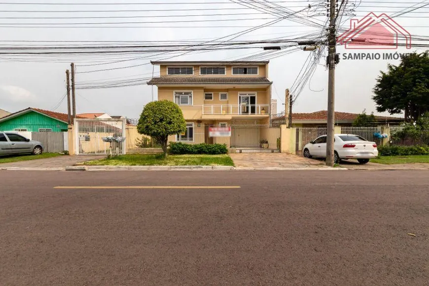 Foto 1 de Sobrado com 3 Quartos à venda, 194m² em Fanny, Curitiba