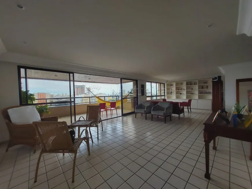 Foto 1 de Apartamento com 4 Quartos à venda, 262m² em Graças, Recife