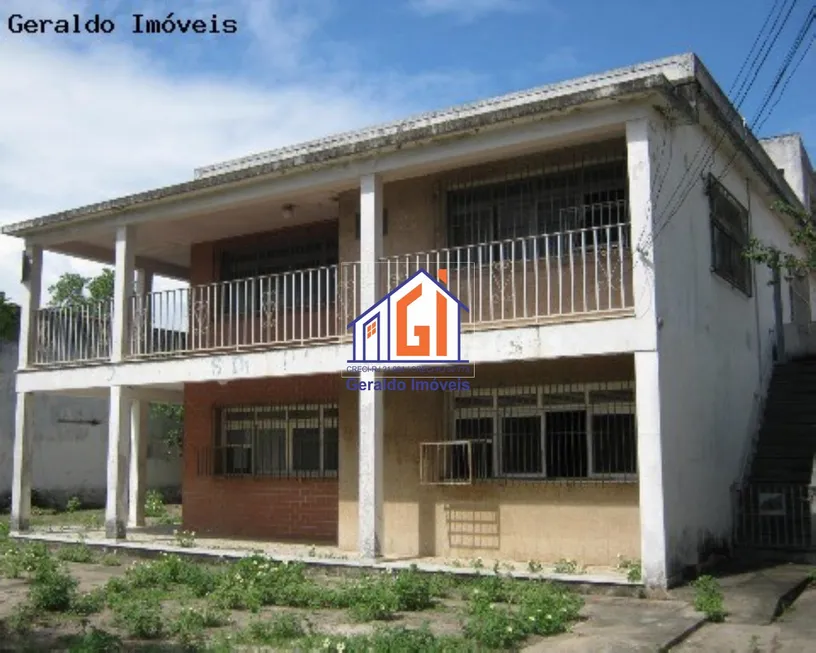 Foto 1 de Casa com 8 Quartos à venda, 600m² em Centro, Araruama