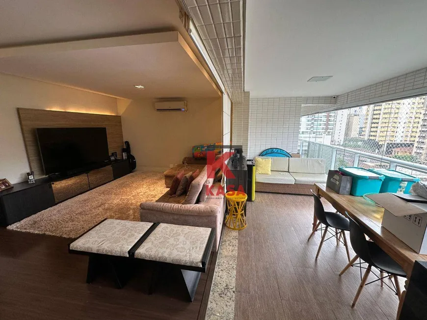 Foto 1 de Apartamento com 3 Quartos à venda, 182m² em Gonzaga, Santos