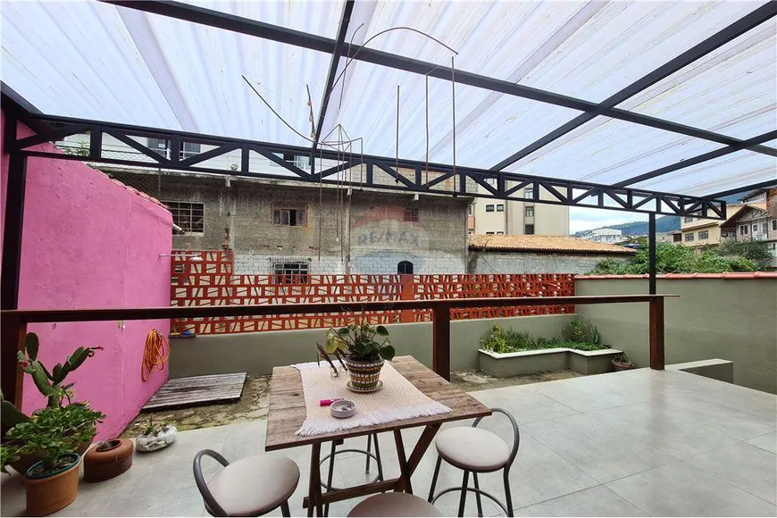 Foto 1 de Casa com 3 Quartos à venda, 125m² em Centro, Nova Friburgo