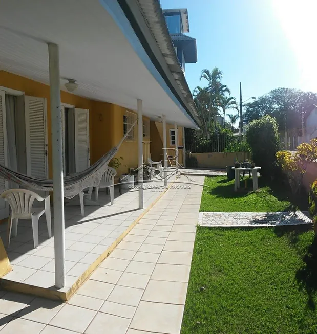 Foto 1 de Casa com 5 Quartos à venda, 450m² em Canasvieiras, Florianópolis