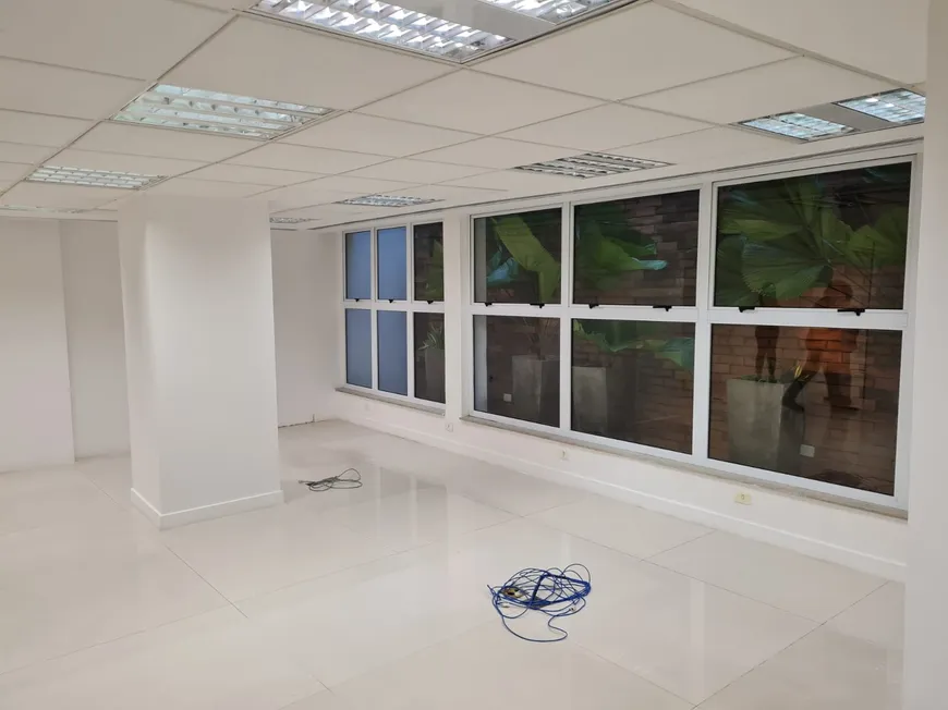 Foto 1 de Sala Comercial para alugar, 152m² em Leblon, Rio de Janeiro