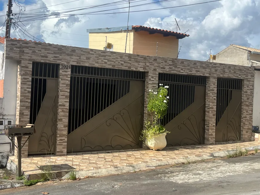 Foto 1 de Casa com 4 Quartos à venda, 190m² em Residencial Sonho Verde, Goiânia