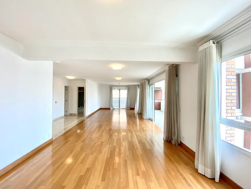 Foto 1 de Apartamento com 4 Quartos à venda, 265m² em Panamby, São Paulo