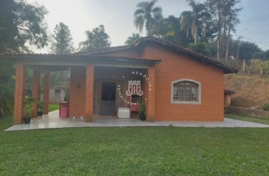 Foto 1 de Fazenda/Sítio com 3 Quartos à venda, 184m² em Fazenda Marajoara, Campo Limpo Paulista