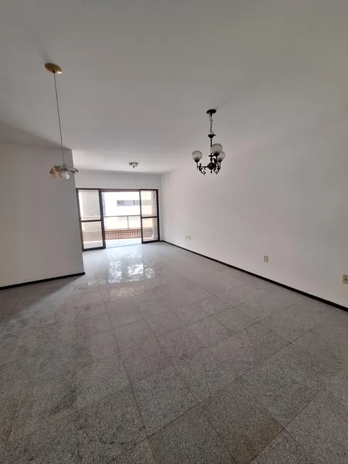 Foto 1 de Apartamento com 3 Quartos à venda, 120m² em Ponta Verde, Maceió