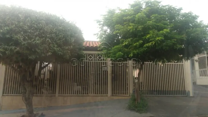 Foto 1 de Casa com 3 Quartos à venda, 120m² em Conjunto Habitacional São Deocleciano, São José do Rio Preto