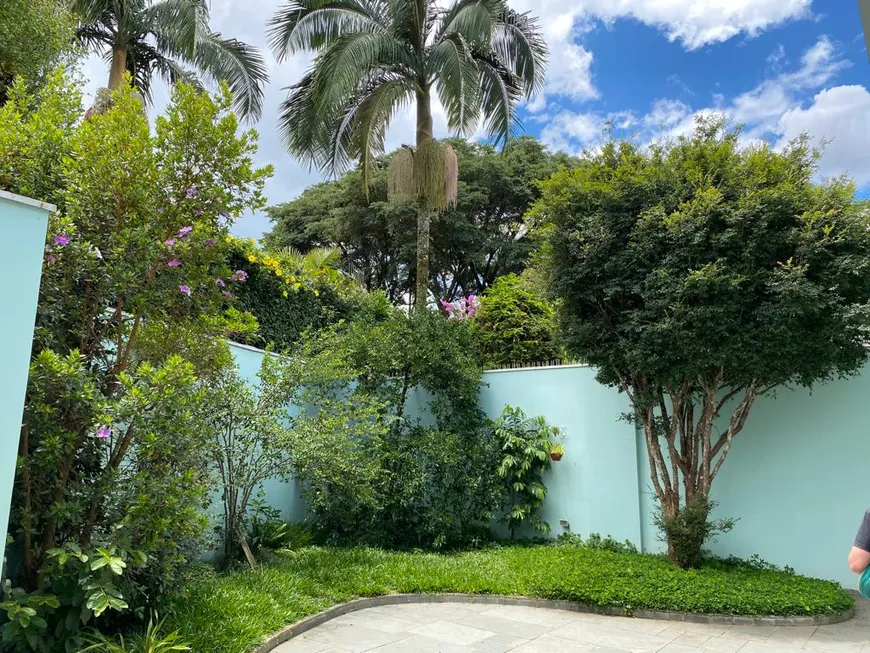 Foto 1 de Sobrado com 4 Quartos à venda, 450m² em Jardim dos Estados, São Paulo