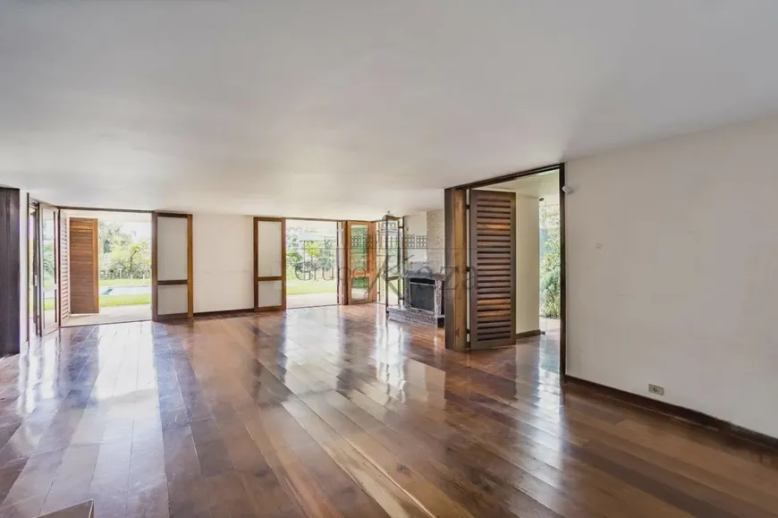 Foto 1 de Sobrado com 4 Quartos à venda, 1050m² em Morumbi, São Paulo