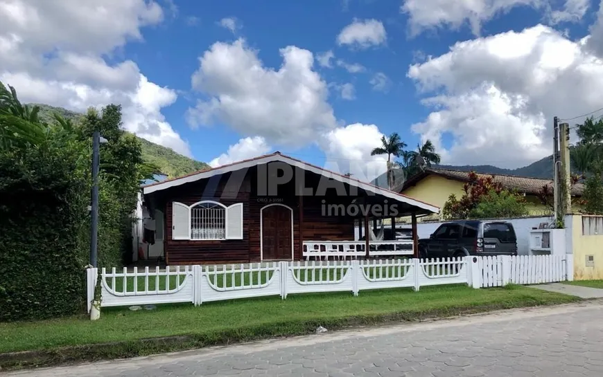 Foto 1 de Casa com 2 Quartos à venda, 100m² em Centro, Ubatuba