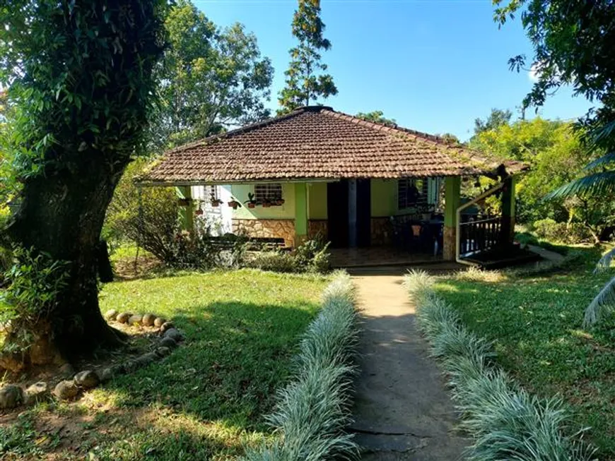 Foto 1 de Casa de Condomínio com 4 Quartos à venda, 300m² em Limoeiro, Guapimirim