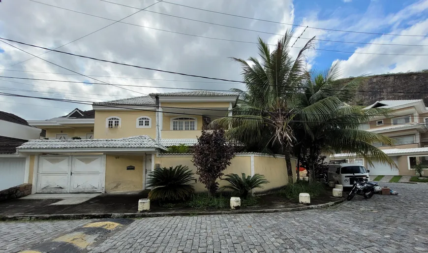 Foto 1 de Casa de Condomínio com 4 Quartos à venda, 200m² em Pechincha, Rio de Janeiro