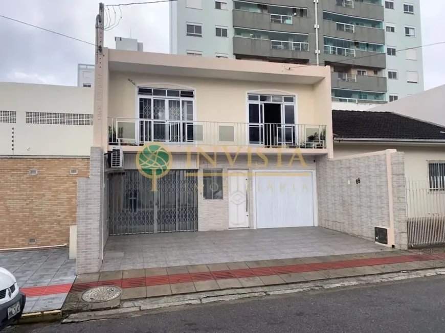 Foto 1 de Casa com 3 Quartos à venda, 220m² em Estreito, Florianópolis