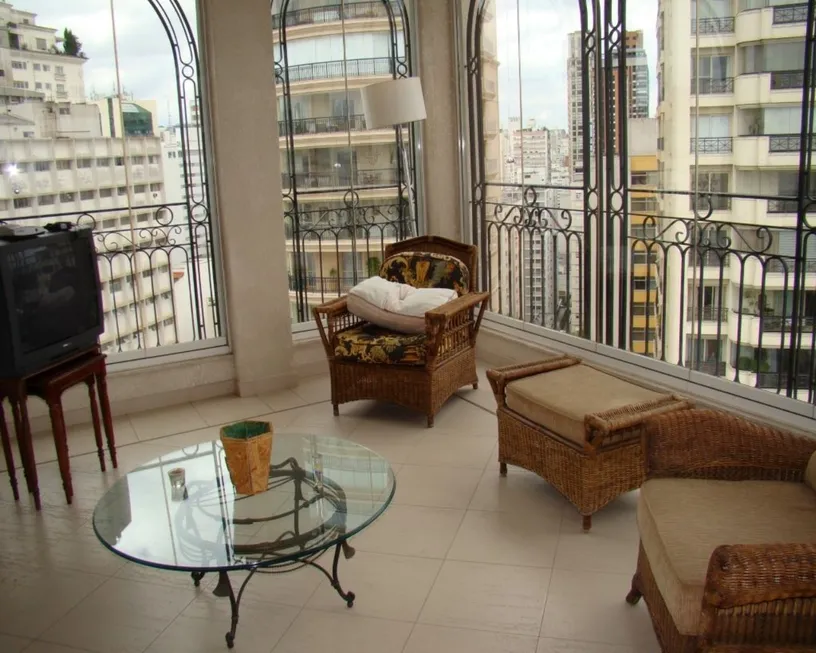 Foto 1 de Apartamento com 4 Quartos à venda, 350m² em Cerqueira César, São Paulo