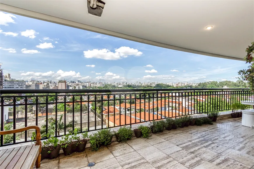 Foto 1 de Apartamento com 2 Quartos à venda, 212m² em Vila Nova Conceição, São Paulo