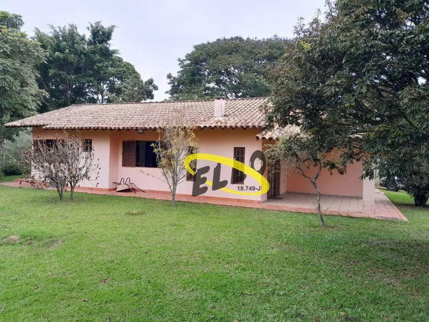 Foto 1 de Fazenda/Sítio com 4 Quartos à venda, 213m² em Jardim Atalaia, Cotia