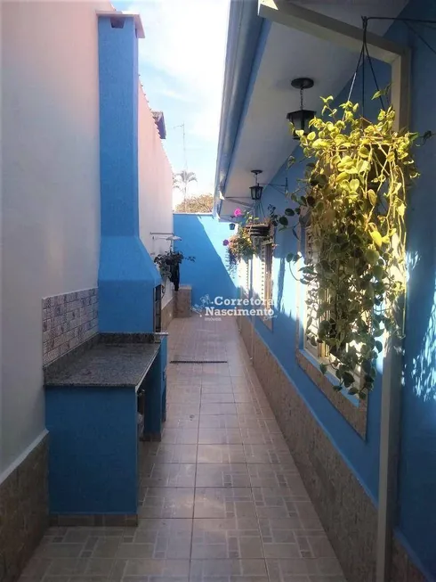 Foto 1 de Casa com 3 Quartos à venda, 140m² em Jardim Siesta, Jacareí