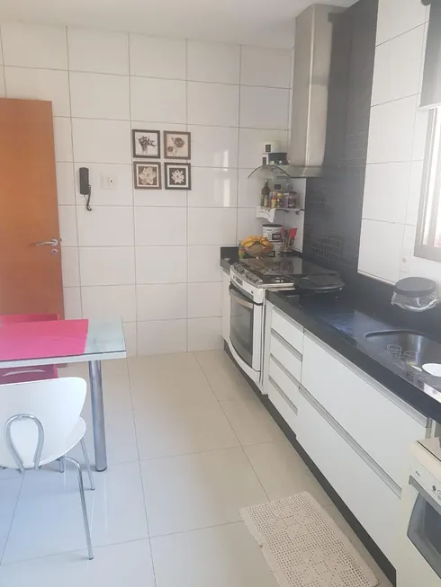 Foto 1 de Apartamento com 3 Quartos para alugar, 135m² em Goiabeiras, Cuiabá