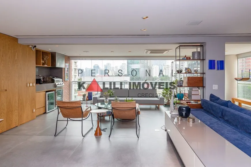 Foto 1 de Apartamento com 3 Quartos à venda, 201m² em Itaim Bibi, São Paulo