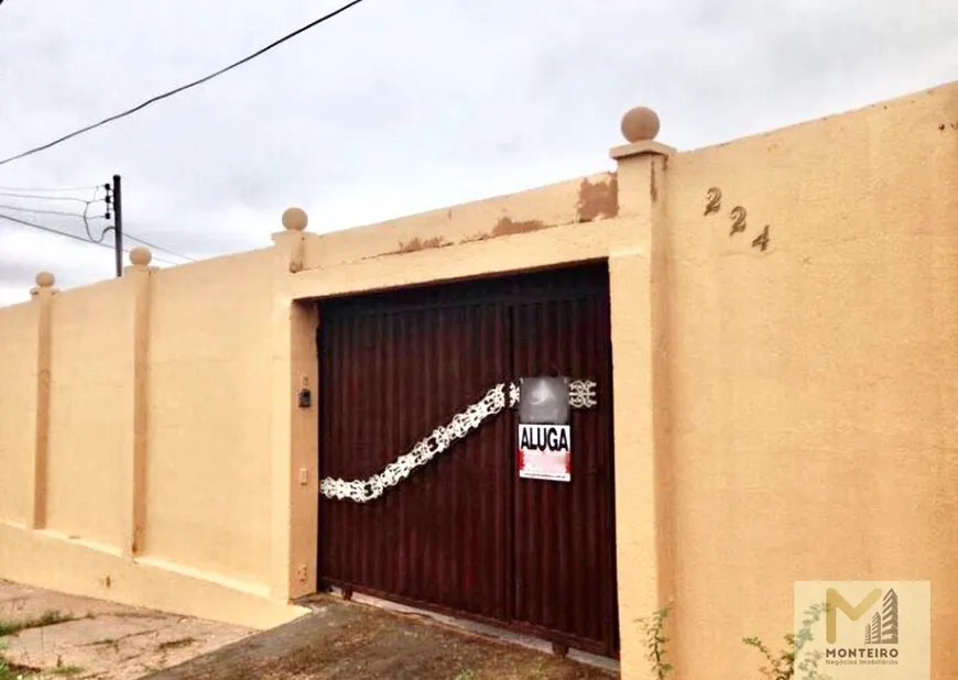 Foto 1 de Casa com 3 Quartos à venda, 532m² em Santa Rosa, Cuiabá