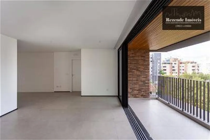 Foto 1 de Apartamento com 3 Quartos à venda, 135m² em Ahú, Curitiba