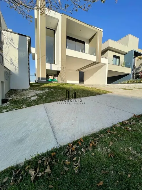 Foto 1 de Casa de Condomínio com 3 Quartos à venda, 260m² em Fazenda Rodeio, Mogi das Cruzes