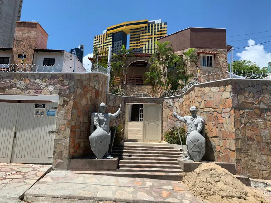 Foto 1 de Casa com 7 Quartos à venda, 300m² em Ponta Negra, Natal