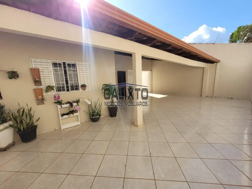 Foto 1 de Casa com 3 Quartos à venda, 195m² em Santa Mônica, Uberlândia