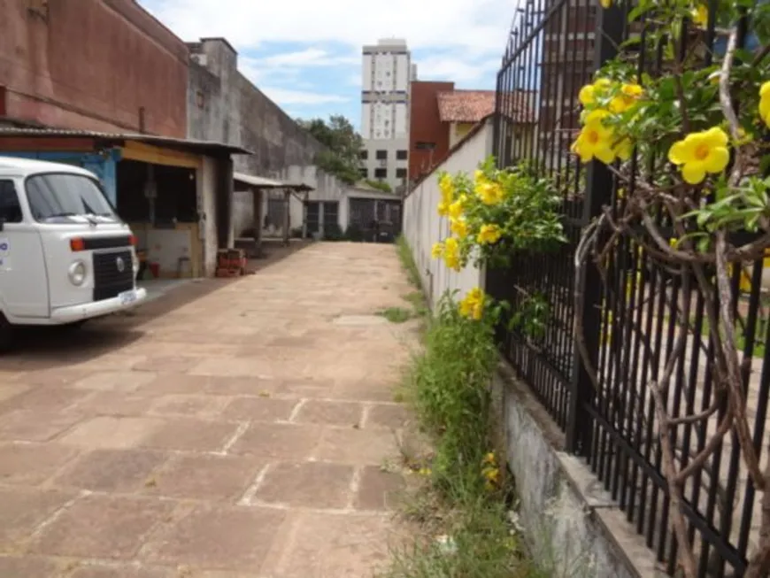 Foto 1 de Lote/Terreno à venda, 592m² em Rio Branco, Porto Alegre