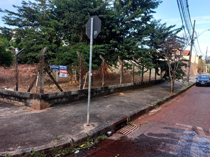 Foto 1 de Lote/Terreno à venda, 420m² em Castelo, Belo Horizonte