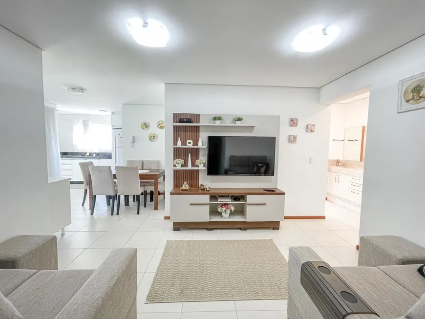 Foto 1 de Apartamento com 2 Quartos à venda, 77m² em Itacolomi, Balneário Piçarras