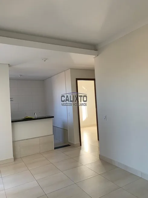 Foto 1 de Apartamento com 2 Quartos à venda, 49m² em Laranjeiras, Uberlândia