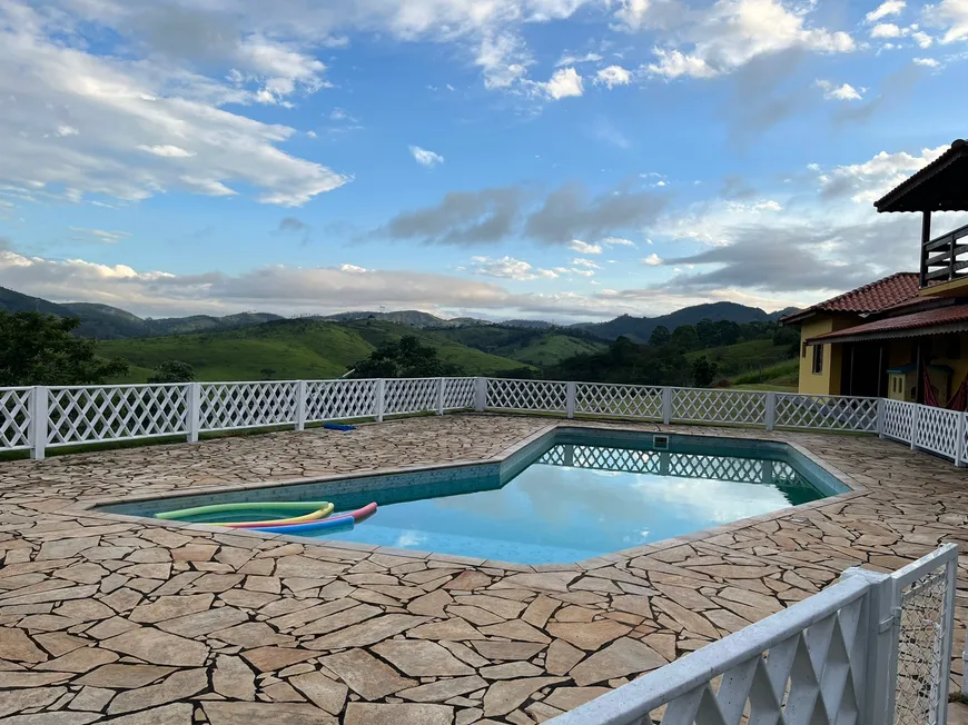 Foto 1 de Fazenda/Sítio com 4 Quartos à venda, 4100m² em Zona Rural, Piracaia