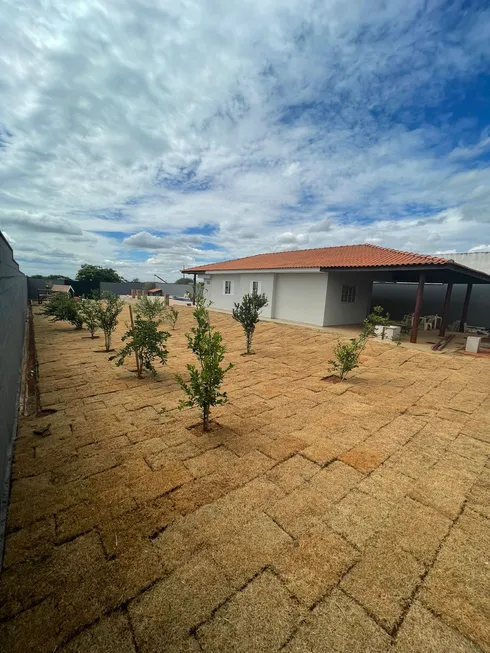 Foto 1 de Fazenda/Sítio com 3 Quartos à venda, 190m² em CARDEAL, Elias Fausto