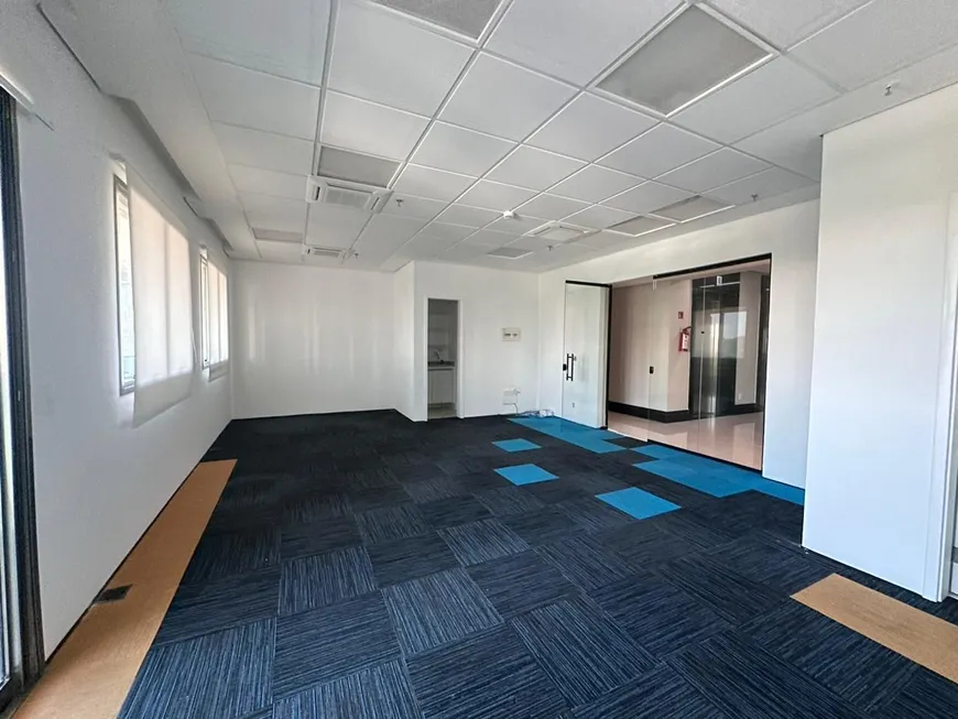 Foto 1 de Sala Comercial para alugar, 54m² em Cidade Monções, São Paulo