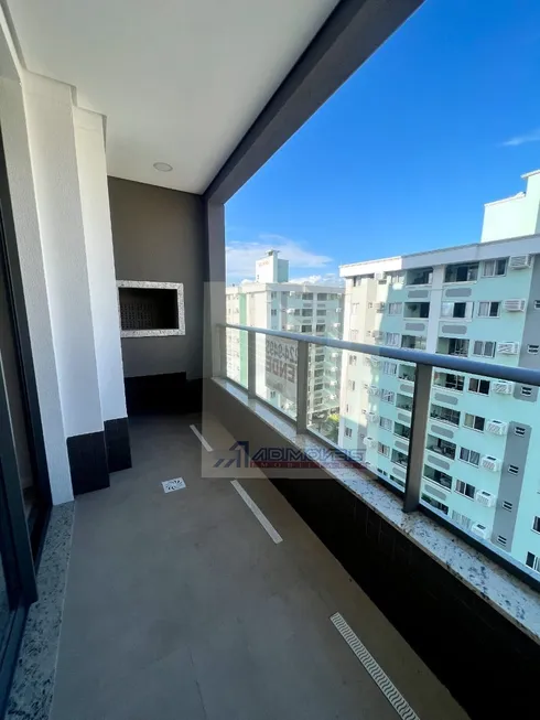 Foto 1 de Apartamento com 2 Quartos à venda, 71m² em Barreiros, São José