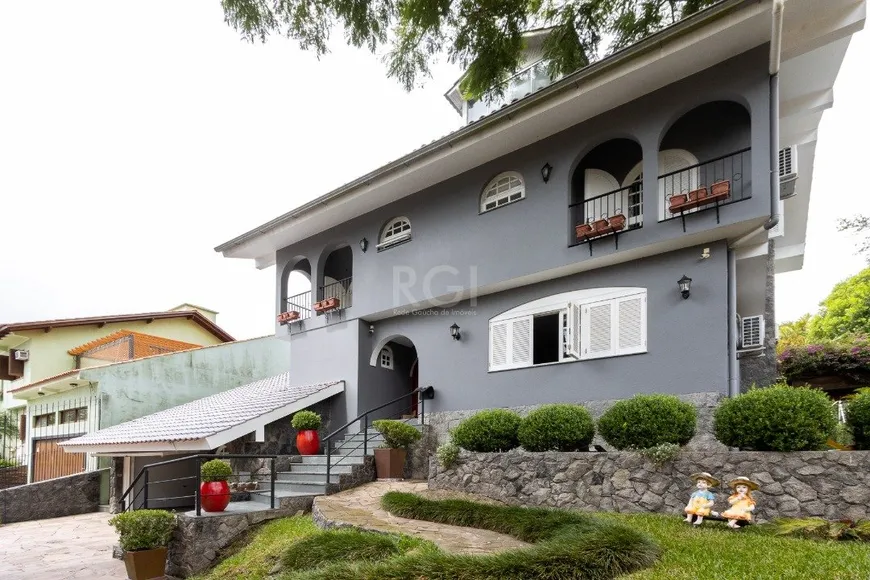 Foto 1 de Casa com 3 Quartos à venda, 262m² em Teresópolis, Porto Alegre