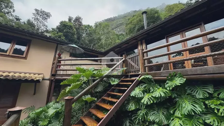 Foto 1 de Casa com 2 Quartos à venda, 212m² em Araras, Petrópolis