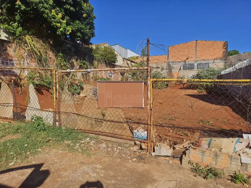 Foto 1 de Lote/Terreno à venda, 193m² em Jardim Universal, Araraquara