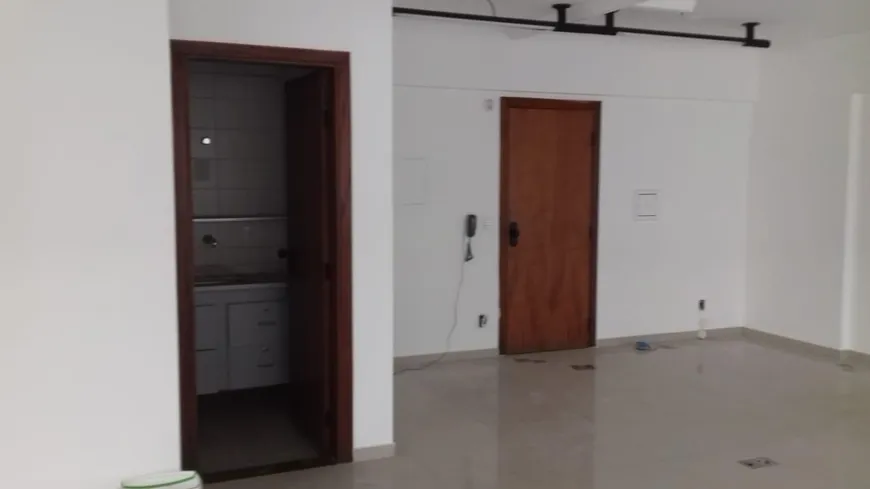 Foto 1 de Sala Comercial com 3 Quartos para alugar, 125m² em Cambuí, Campinas