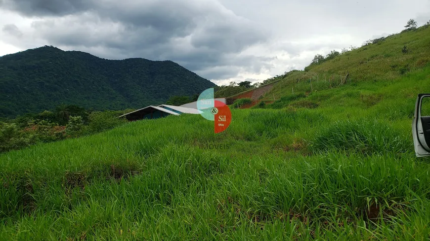 Foto 1 de Lote/Terreno à venda, 10m² em Cotia, Guapimirim