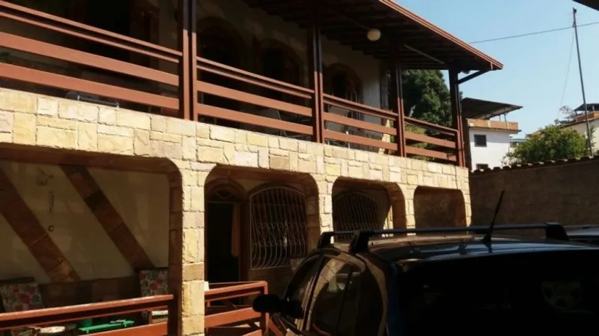 Foto 1 de Casa com 4 Quartos à venda, 300m² em Cachoeirinha, Belo Horizonte
