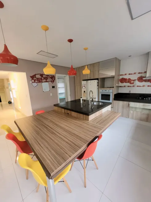 Foto 1 de Casa de Condomínio com 3 Quartos para alugar, 285m² em Suru, Santana de Parnaíba