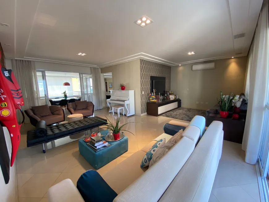 Foto 1 de Apartamento com 3 Quartos à venda, 240m² em Vila Suzana, São Paulo