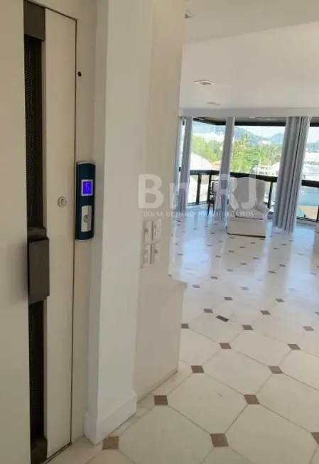 Foto 1 de Apartamento com 2 Quartos à venda, 256m² em Urca, Rio de Janeiro