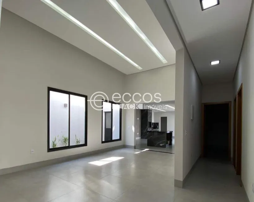 Foto 1 de Casa com 3 Quartos à venda, 170m² em Alto Umuarama, Uberlândia