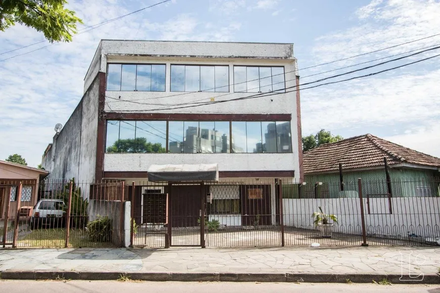 Foto 1 de Apartamento com 3 Quartos à venda, 75m² em Camaquã, Porto Alegre