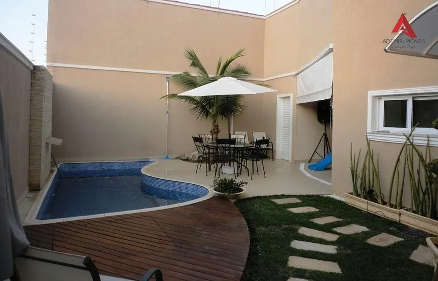 Foto 1 de Casa com 4 Quartos para venda ou aluguel, 232m² em Villa Branca, Jacareí